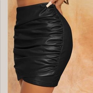 SHEIN SXY Ruched Detail PU Leather Skirt